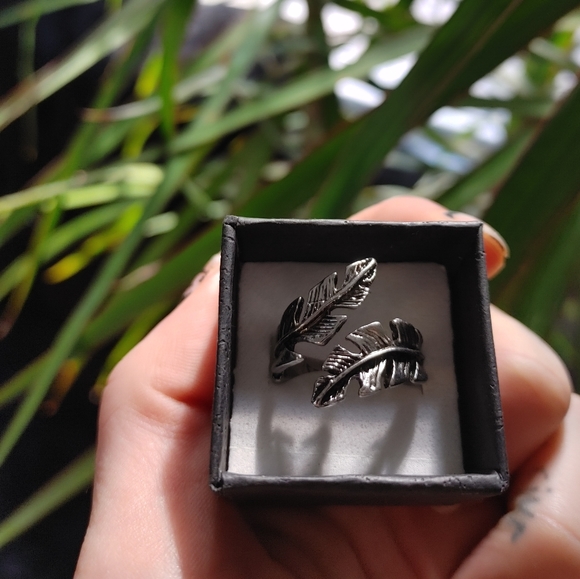 Adjustable Silver Feather Wrap Ring - Picture 3 of 3